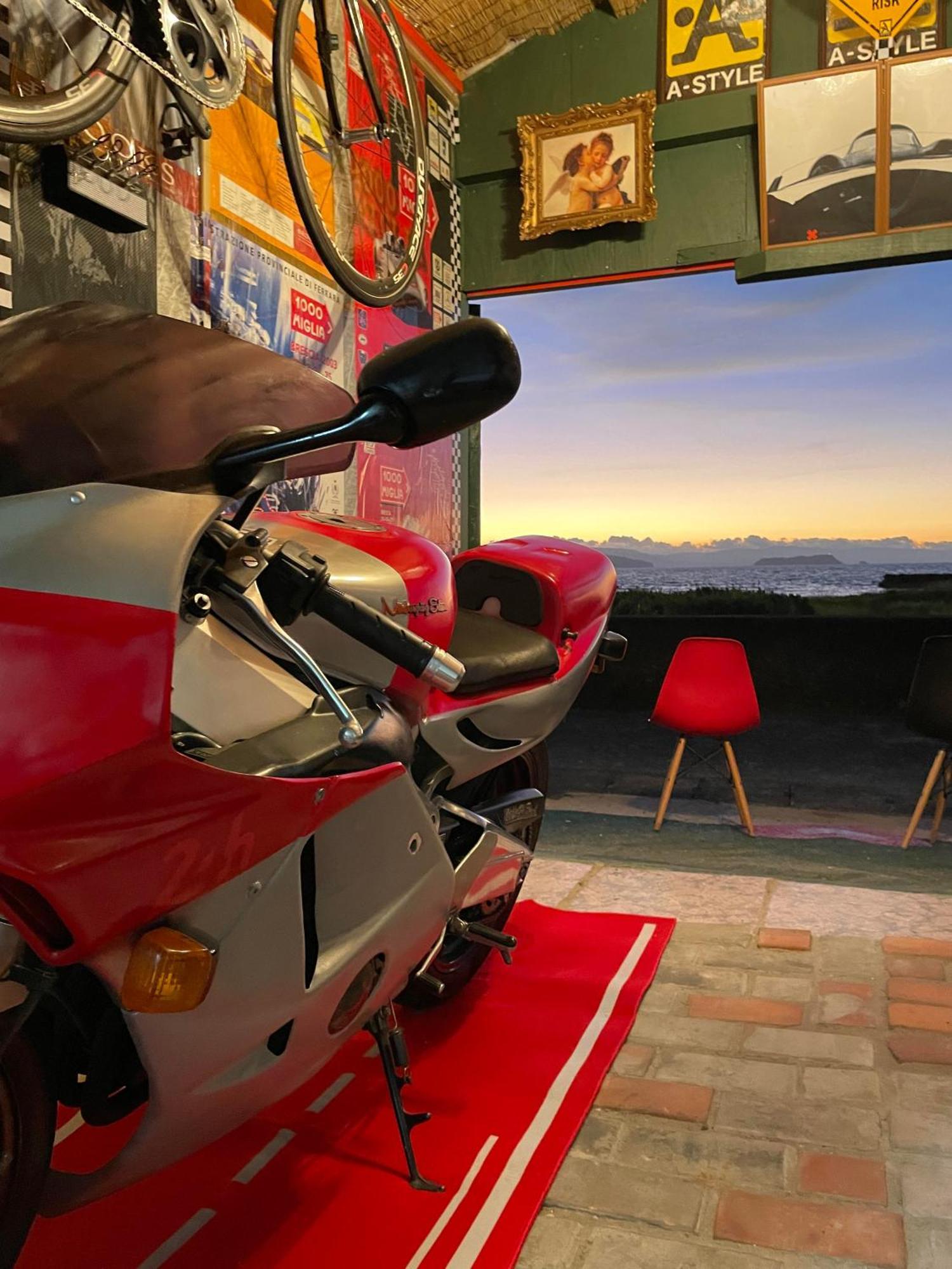 ライダーズハウス薩摩ヴィンテージインビーチフロント Minamiosumi Exterior photo